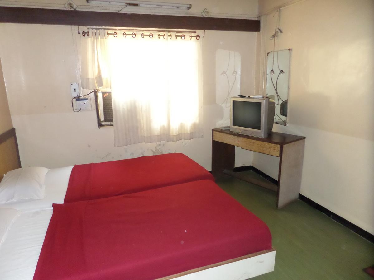 Hotel Sadanand Sangli Bagian luar foto