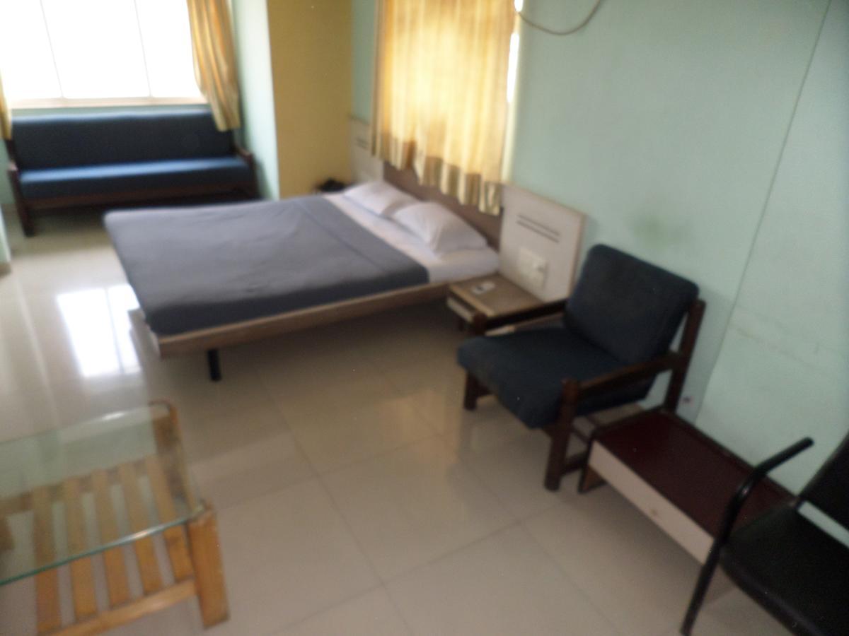 Hotel Sadanand Sangli Bagian luar foto