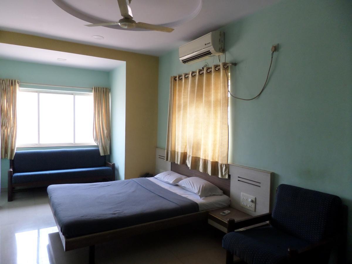 Hotel Sadanand Sangli Bagian luar foto