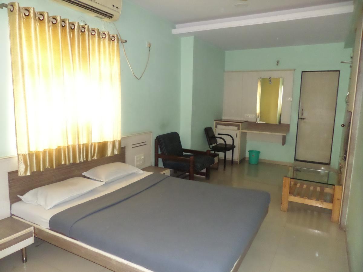 Hotel Sadanand Sangli Bagian luar foto