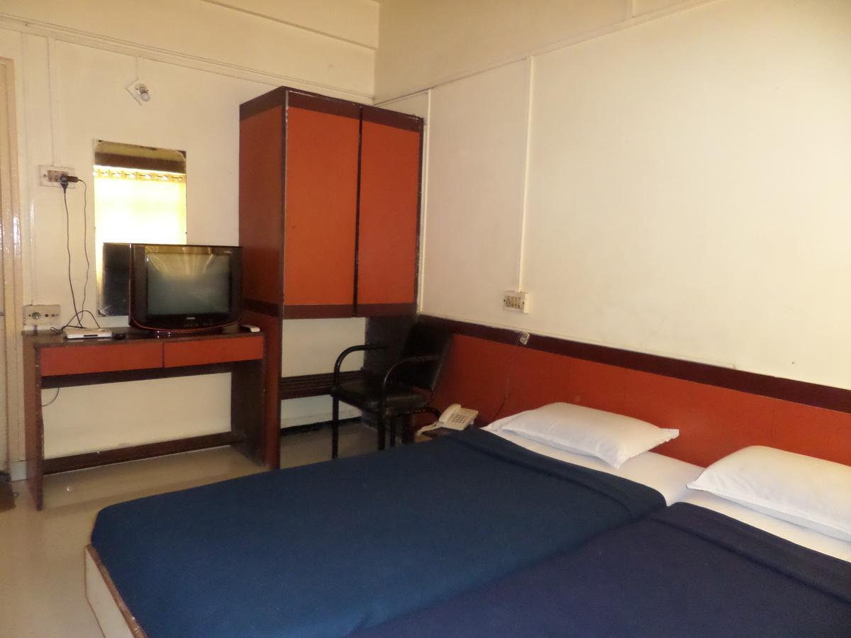 Hotel Sadanand Sangli Bagian luar foto
